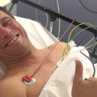 El europarlamentario británico del UKIP Steven Woolfe en el hospital donde ingresó tras ser agredido por un colega de partido.