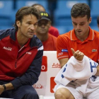 Moyà conversa con Bautista, en un partido de la última eliminatoria de la Copa Davis disputada en Brasil.