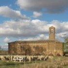 Representantes de Fomento, el Ayuntamiento y la adjudicataria se reunieron ayer en la ermita.