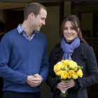 Fotografía de archivo. El príncipe William junto a su mujer, Kate Middleton.