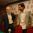 Gaspar Llamazares y Domingo Benito, en el acto celebrado ayer en Ponferrada.