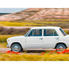 Berlina de 4 puertas / 3 cuerpos, amplio interior y generoso maletero, el 124 supuso toda una revolución automovilística.