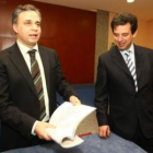Joaquín Otero mostraba ayer el Peit del 2005, junto a Luis Herrero Rubinat.