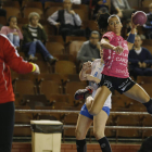 La extremo leonesa Raquel Caño, autora de siete goles ayer. SECUNDINO PÉREZ