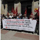 Pensionistas leoneses manifestándose. RAMIRO