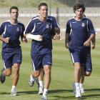 Los futbolistas de la Cultural, durante un entrenamiento en el Área Deportiva de Puente Castro.