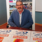 El concejal de Comercio, Tino Sarmiento, presentando una campaña de apoyo al comercio. MEDINA