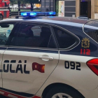 Vehículo de la policía local. DL