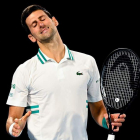 Djokovic ve como se le cierra la puerta del Roland Garros. LEWINS