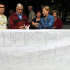Imagen de archivo de una protesta de los afectados ante los juzgados de Ponferrada.