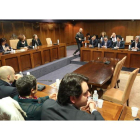 Sin debate político, los diferentes grupos municipales pronunciaron sus discursos sobre la Constitución, con mayoría de defensores. L. DE LA MATA