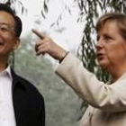 Merkel dialoga con el primer ministro chino, Wen Jiabao