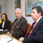 Manuel Rodríguez, concejal de Cultura, junto a miembros de Afinsa