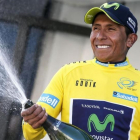 El ciclista colombiano del equipo Movistar, Nairo Quintana,  celebra en el podio de Valencia su victoria en la 68ª edicion de la Volta a la Comunitat Valenciana.