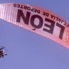 León sobrevolará los cielos de China gracias a Juanjo García