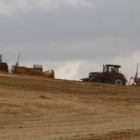 Maquinaria agrícola en el campo leonés.