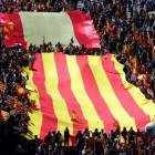 Participantes en la manifestación convocada por Sociedad Civil Catalana en Barcelona.