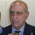 El ministro Fernández Díaz, ayer, en Barbastro, durante las jornadas de la Uned.