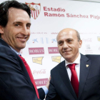 Emery durante su presentación junto a Del Nido.