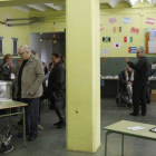 Ambiente electoral en un colegio de Terrassa.