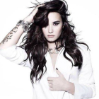 Esta es la imagen con la que anuncia la marca Skeachers la nueva campaña con Demi Lovato como protagonista.