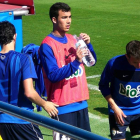 Fofo, en el centro, fue el autor del segundo gol de la Deportiva ante el Sabadell.
