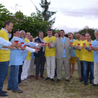 Autoridades y personalidades brindan con un Prieto Picudo, ayer en Pajares. MEDINA