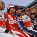 Hamilton, Alonso, Webber, Button y Vettel posan en el circuto donde correrán el domingo.