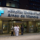 Entrada del Hospital Arnau de Vilanova.