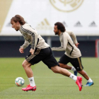 Modric y Marcelo, durante un entrenamiento del Real Madrid. EFE