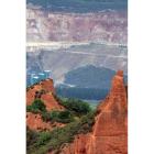 La cantera de Catisa vista desde el mirador de Orellán, en una imagen tomada en 2004. L. DE LA MATA