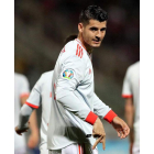 Álvaro Morata celebra la victoria de España con sus dos goles frente a Malta. DOMENIC AQUILINA