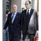 El general Vicente Navarro, acompañado por su abogado