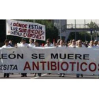 Los carteles de los trabajadores durante diferentes manifestaciones, como muestra la foto de archivo