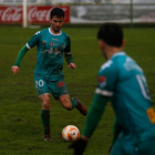 El Atlético Astorga sumó un punto que sabe a poco frente al Atlético Tordesillas. FERNANDO OTERO