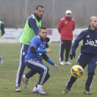 Lafuente, a la derecha, volvió a jugar el domingo tras varias semanas lesionado.