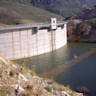 Imagen de la presa de Casares de Arbas.