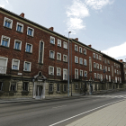 Las casas de Aviación se agrupan en cinco portales entre los números 69 y 77 de la avenida Fernández Ladreda. FERNANDO OTERO