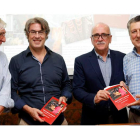 Joaquín Bandera, Rafael Martín Granizo, Alfredo Canal y Luis Carrizo, ayer en la presentación del libro en Madrid. RAQUEL P.  VIECO