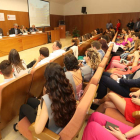 Marín, ayer, en la graduación de Fisioterapia, que sucedió a la de Enfermería en el campus. L. DE LA MATA