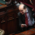 Pier Luigi Bersani participando en la elección del presidente italiano.