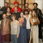 Foto de familia de los principales protagonistas de la serie «Águila roja», que da ahora