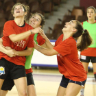 Las jugadoras del Cleba ya miran hacia arriba.