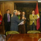 Momento del acto de entrega del premio Calidad en Destino al hotel Temple Riosol de León