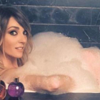Anna Simón, grabando una promo de "Oh Happy Day"
