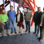 Misericordia Bello con bodegueros del Bierzo en la sede del Consejo Regulador, en Cacabelos.
