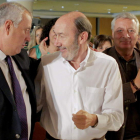 El candidato a la presidencia de la Xunta, Manuel Vazquez, Rubalcaba y José Blanco.