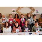 Foto de familia de las participantes en la jornada sobre titularidad compartida desarrollada ayer en Mansilla. DL