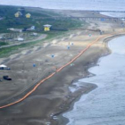 Protecciones en las playas contra la marea negra.