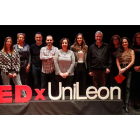 Foto de familia de los participantes en la tercera edición de TEDxUnileon, que se celebró en El Albéitar. FERNANDO OTERO